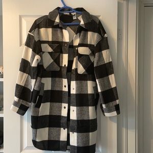 SHACKET! H&M brand new! Size small